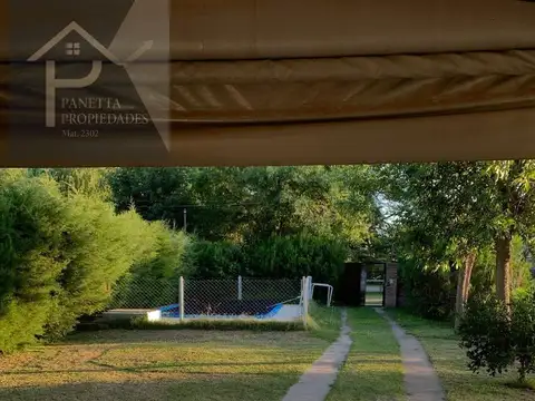 Casa en Alquiler con 4 cocheras