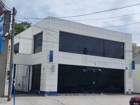 Pilar centro sobre calle Tucumán