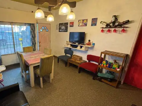 Casa 5 ambientes con 1 baño
