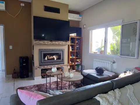 Casa 4 ambientes con 3 baños