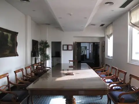 Edificio Art Decó reciclado, 9 plantas, subsuelo con auditorium, PB y 6 plantas de oficinas