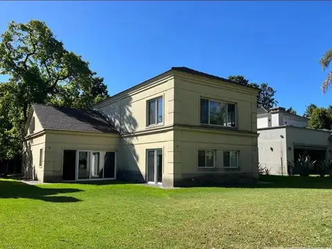 excelente casa en venta en San Carlos C.C.