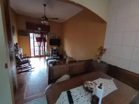Depto Tipo Casa en Venta de 5 ambientes