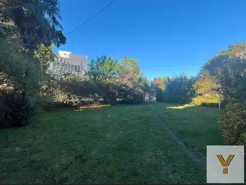 Casa en venta - 5 Dormitorios 3 Baños - City Bell