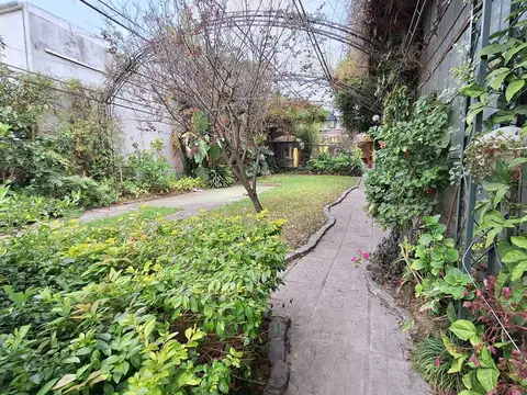 Terreno de 593 mts. 90 mts. edificados Av. Italia