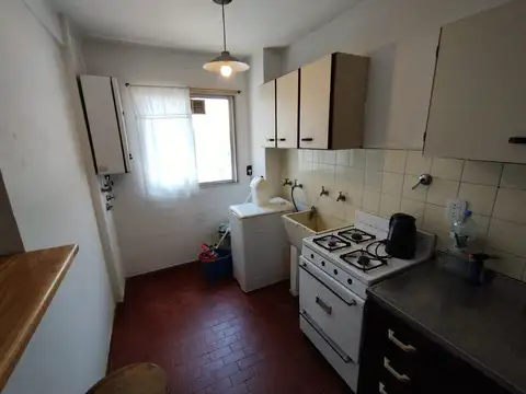 Muy Buen Departamento en venta en Flores.