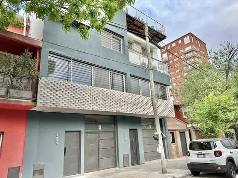 Espectacular casa hecha a nuevo en venta con cochera en La Lucila, Vicente López.