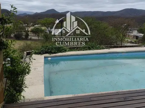 Casa en Venta con 3 cocheras