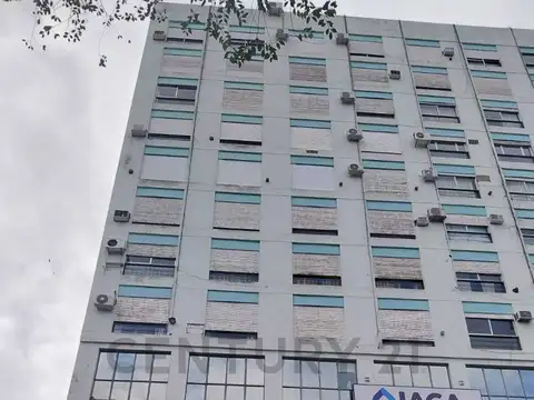 Gran Departamento frente a Plaza Rivadavia