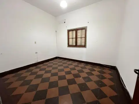 CASA 180 m2 2D PATIO Y PILETA APTA CREDITO