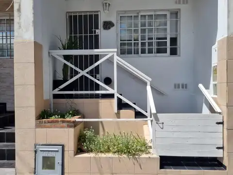 Depto Tipo Casa 2 ambientes con 1 baño