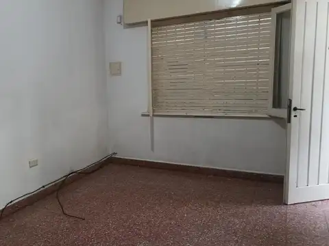 Muy buen departamento al fondo