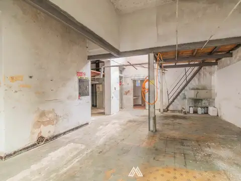 Local en Venta 87 años