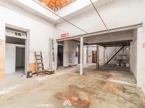 Venta .Local con gran potencial en Paso Molino