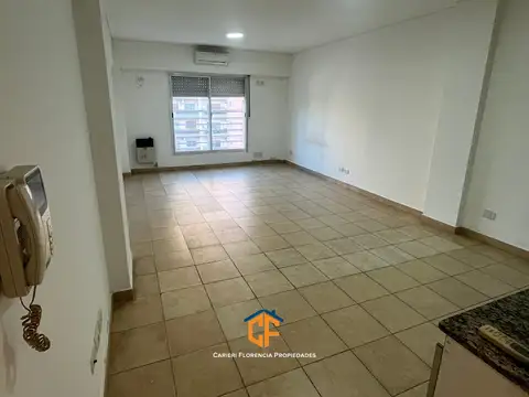 Departamento en Alquiler en Barrio Parque San Martín, $ 490.000
