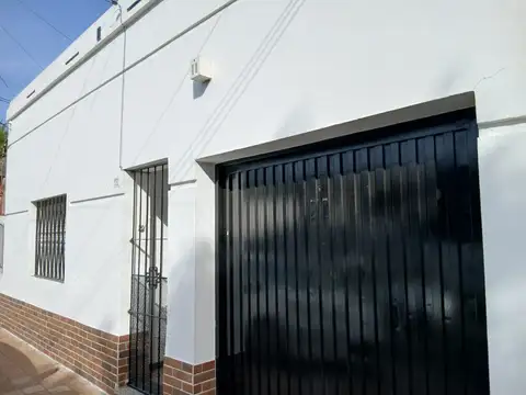 Departamento tipo casa en alquiler en Jose Leon Suarez