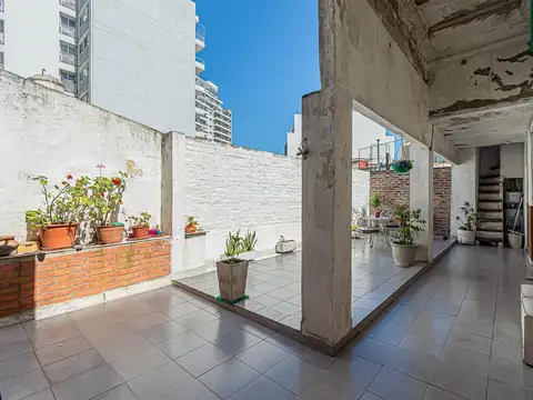 Destino comercial sobre Av. triunvirato