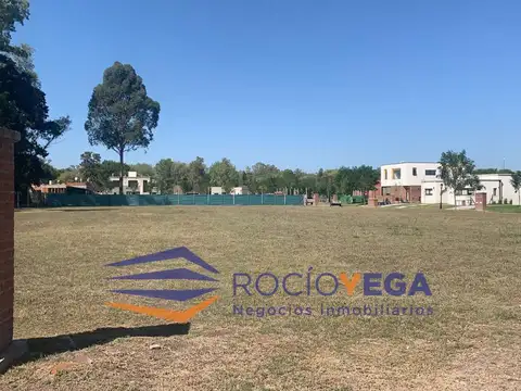 Lote en venta en el Barrio Santo Tomás, Pilar