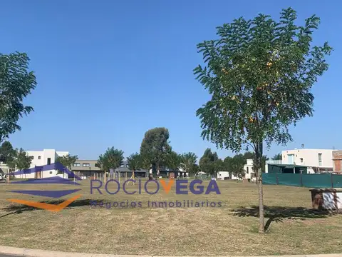 Lote en venta en el Barrio Santo Tomás, Pilar