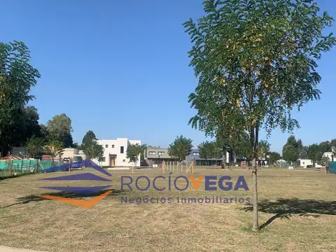 Lote en venta en el Barrio Santo Tomás, Pilar