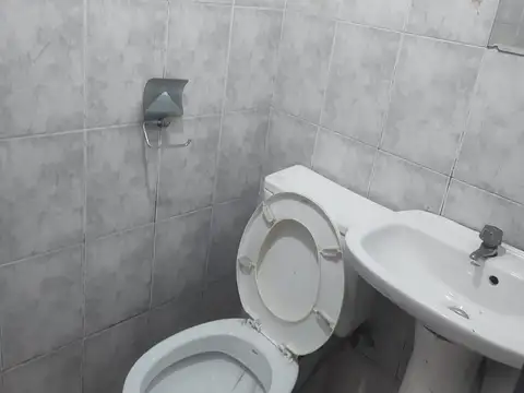 Galpon en Alquiler en Lomas del Mirador, $ 1.800.000