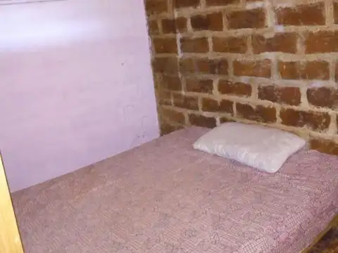 Casa venta 4 dormitorios 1 baño 300mts2 totales - Quequen