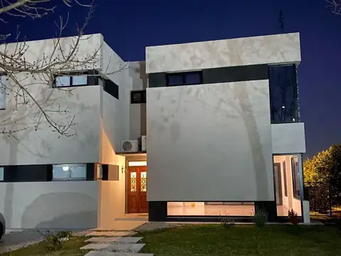 Imperdible casa en venta en Las Acacias Hudson
