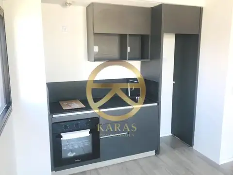 Av Ricardo Balbin al 3200