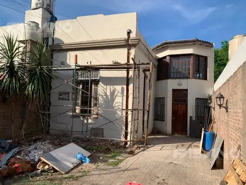 ALQUILER - CASA 11 AMB. EN SAN ANDRES. USO COMERCIAL /PROFESIONAL