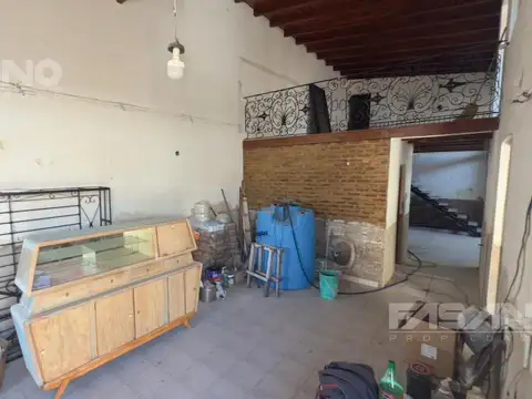 Casa 11 ambientes con 4 baños