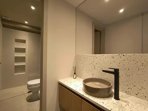 VENTA - MONOAMBIENTE A ESTRENAR CON BALCÓN - CENTRO