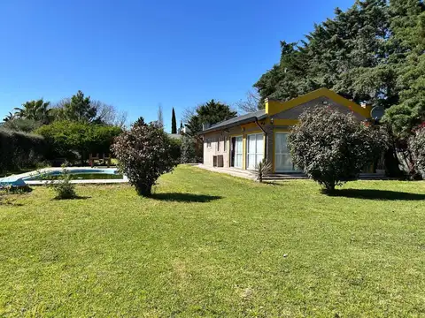 Vendemos casa con pileta en Solares del Norte.