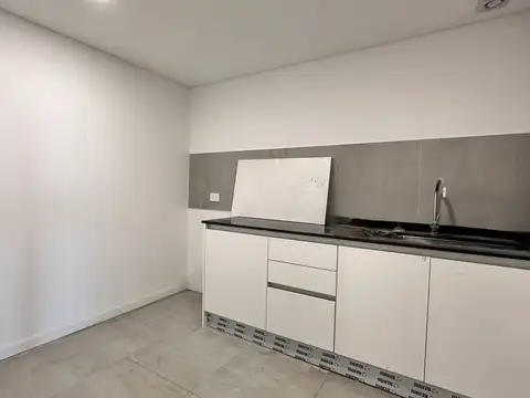 Oficina en venta con una cochera en Fisherton