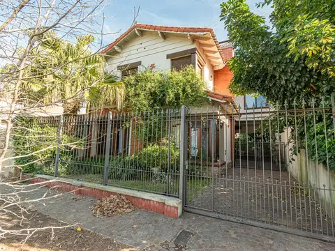 Casa Chalet  en Venta en Haedo, Morón, G.B.A. Zona Oeste