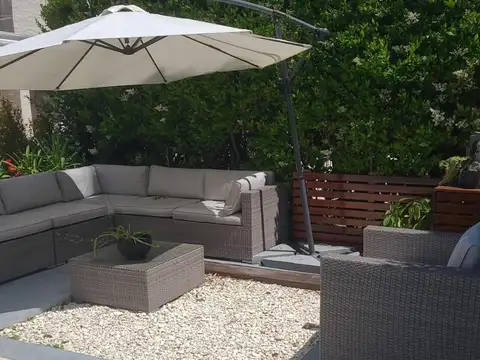 Casa 6 ambientes con 4 baños