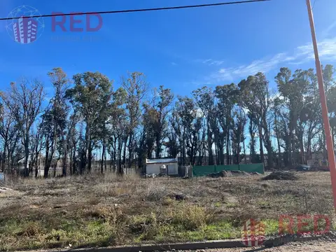 VENDE TERRENO EN CINCO SALTOS, TODOS LOS SERVIOS