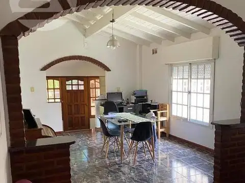 Casa 3 ambientes con 2 baños