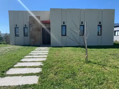 casa en venta lote interno area 13 San Sebastian