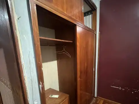 Cuevas 3800, Piso 1