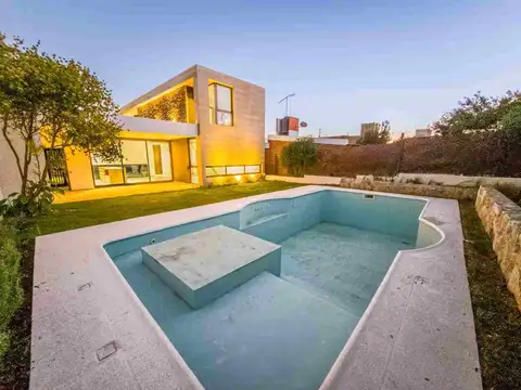 Casa a Estrenar Frente a la Costanera Jesus Maria