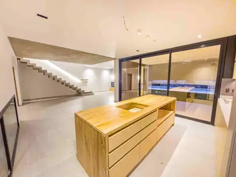 Casa en Venta en Jesus Maria, USD 240.000