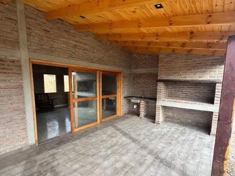 Casa 3 ambientes con 1 baño