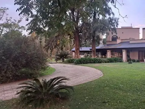 Casa  en Venta en Luján, G.B.A. Zona Oeste, Argentina