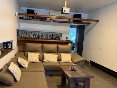 Casa 5 ambientes con 4 baños