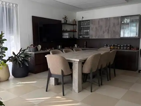 Agustin Alvarez 100