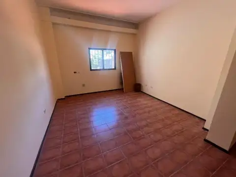 Oficina en Alquiler en Villa Ballester, $ 430.000