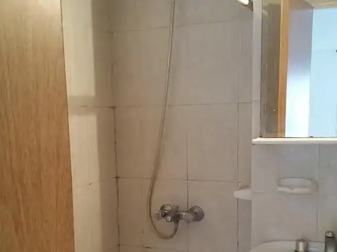 ALQUILER - Departamento. 1 Amb. balcón Victoria.