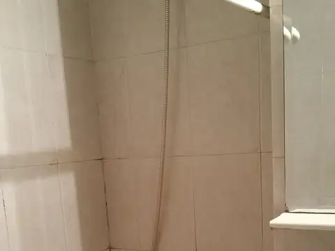 ALQUILER - Departamento. 1 Amb. balcón Victoria.