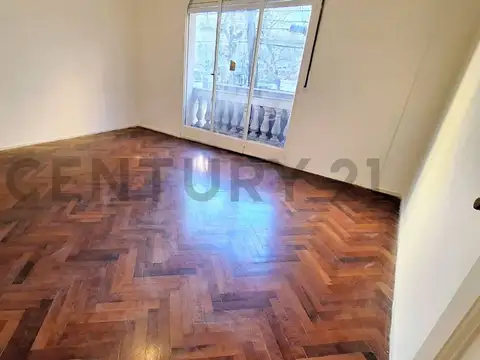Venta Semipiso 5 Ambientes con Dependencia, 2 Baños + Baño de Servicio - Apto cr