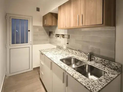 Casa 5 ambientes con 1 baño